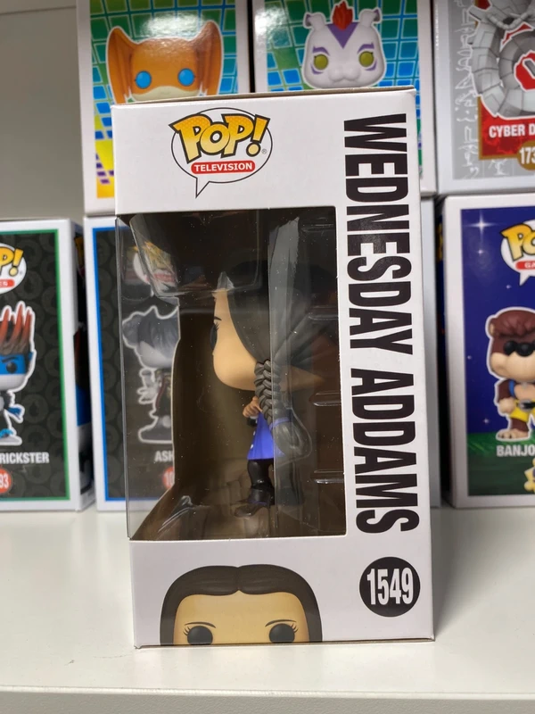 Funko POP! 1549 Wednesday Addams 4